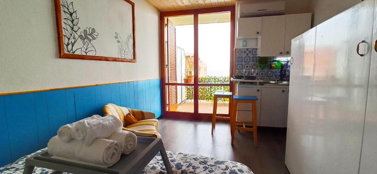 "Sea-See" Studio Taormina Center - Bellissima Vista Mare - Corner Kitchen Extérieur photo